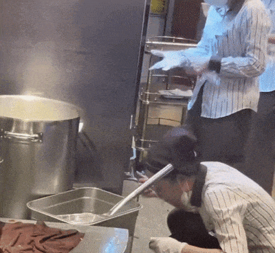 “树大招风”的胖东来，靠什么化解一次又一次危机？-2.gif