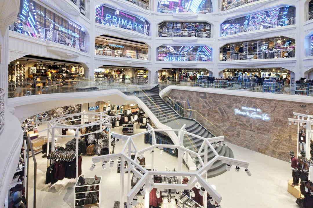 打死不做电商的Primark，为什么一年能赚800亿，还比做电商的同行增长更快？-14.png