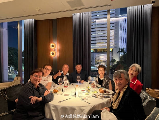 成龙曾志伟近照曝光!神采奕奕 精神矍铄