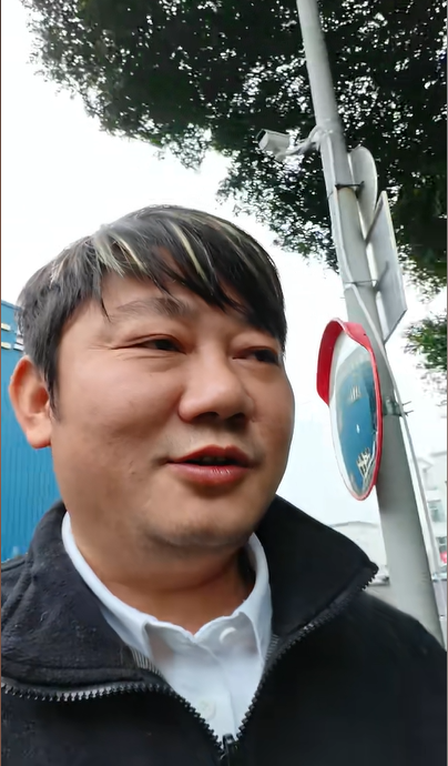 张雪:我已经把我妈拉黑了