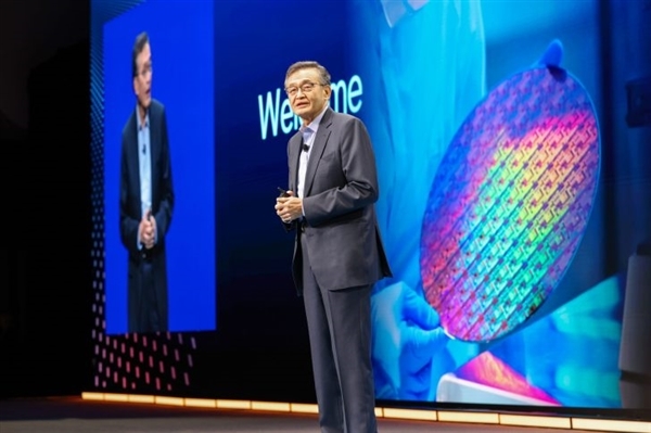 上任来股价暴涨4倍 陈立武:Intel重组已完成80%!