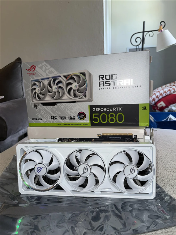送修4080S换回5080!玩家嫌颜色不符申诉6周:华硕两次换新满足需求