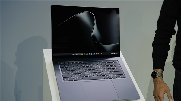 彻底重新定义PC!微软、NVIDIA联合推出Surface Laptop Ultra:起价17400元