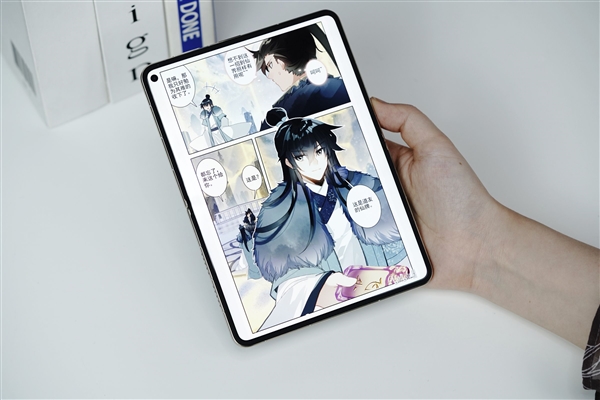 iPhone Duo入局后!阔折叠将成新风口 相应屏幕出货量激增:余承东曾称华为是先驱者