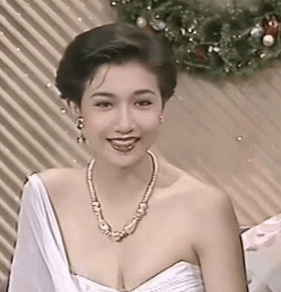 曾犯男人都会犯的错 吴绮莉曝成龙从未给女儿经济资助