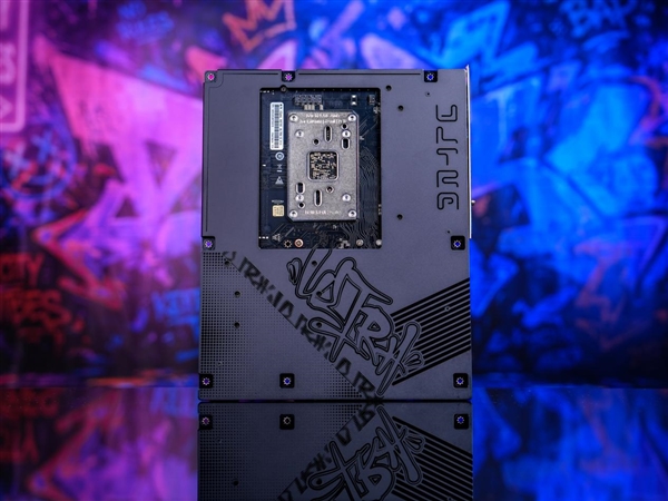 X3D神U满血搭档！七彩虹iGame X870E ULTRA-S旗舰主板开售：首发价1899元